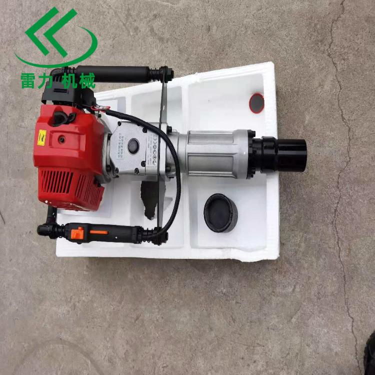 小型打樁機(jī)光伏支柱深入鉆孔